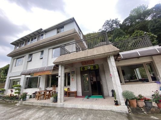 河那灣民宿露營區